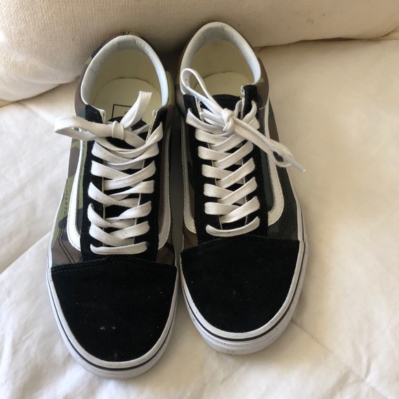 vans shoes black with white stripe